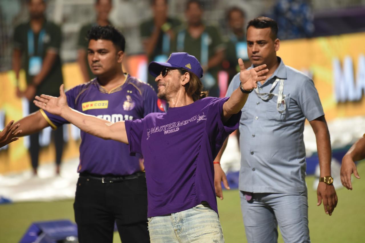 IPL 2024: Shah Rukh Khan Takes Victory Lap With AbRam After KKR Win Against Delhi Capitals