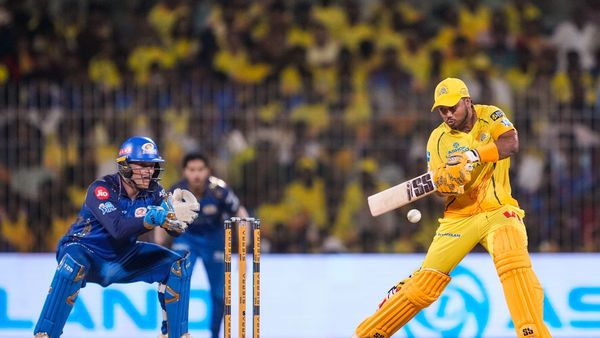 IPL 2026: மும்பை இந்தியன்ஸ் அணியை நாக் அவுட் செய்த சிஎஸ்கே.. ருதுராஜ்,கார்த்திக் சர்மா அதிரடி ஆட்டம்