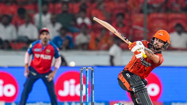IPL 2026: இசான் கிஷன் ஹாட்ரிக் சிக்சர்.. 28 பந்தில் அரைசதம் அடித்து விளாசல்