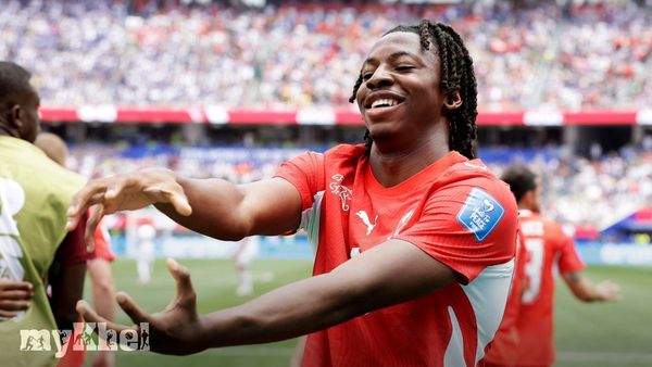 FIFA WC: 20 வயது இளம் புயல் மன்சாம்பி அதிரடி.. போஸ்னியாவை 4-1 என வீழ்த்தி சுவிட்சர்லாந்து வெற்றி