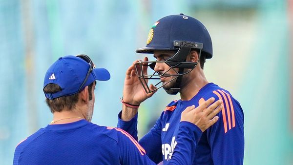 IND vs AFG: இந்திய அணியில் 3 மாற்றம்.. பிரின்ஸ் யாதவ் அறிமுகம்.. 2வது ஒருநாள் போட்டியில் இந்தியா பேட்டிங்