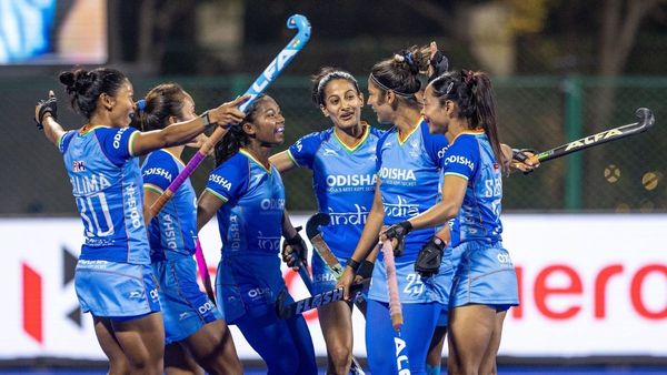 Asian Games 2026: உஸ்பெகிஸ்தானை 19-0 என நொறுக்கிய இந்திய மகளிர் ஹாக்கி அணி.. தீபிகா 8 கோல்கள்