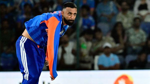 IND vs AFG: வருண் சக்கரவர்த்திக்கு மீண்டும் காயம்.. தொடரை விட்டு வெளியேற வாய்ப்பு