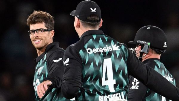 IND vs NZ: இந்தியாவுக்கு எதிராக பெரிய வெற்றி.. மகிழ்ச்சியில் துள்ளிக்குதித்த NZ கேப்டன் சான்ட்னர்
