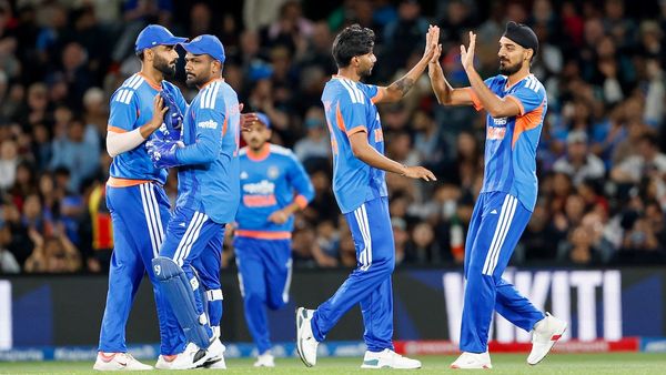 IND vs NZ: டி20 வரலாற்றில் இந்திய பவுலர்கள் மோசமான சாதனை.. ஃபில்டிங்கில் 20 ரன்கள் விட்டுகொடுத்தது