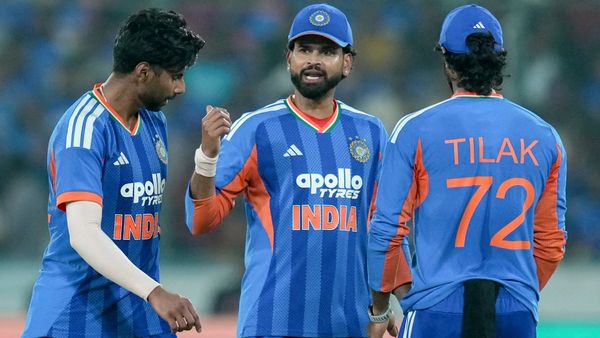 IND vs NZ: 6,4,4 என பறக்கவிட்ட டேரல் மிட்செல்.. பழிவாங்கிய கம்பீர் சிஷ்யன்.. பவர்பிளேவில் அபாரம்
