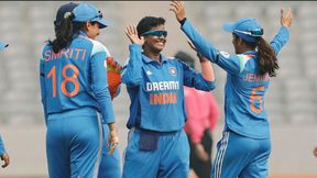 IND W vs WI W: மாபெரும் உலக சாதனை படைத்த இந்திய ஆல் ரவுண்டர் தீப்தி சர்மா.. 6 விக்கெட் ரெக்கார்டு 