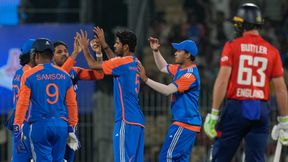 IND vs ENG: மீண்டும் கெத்து காட்டிய இந்திய பவுலர்கள்.. தட்டு தடுமாறி கவுரவ இலக்கை தொட்ட இங்கிலாந்து IND vs ENG: மீண்டும் கெத்து காட்டிய இந்திய பவுலர்கள்.. தட்டு தடுமாறி கவுரவ இலக்கை தொட்ட இங்கிலாந்து