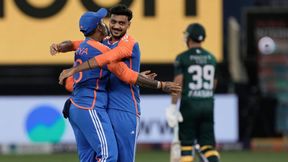 IND vs PAK: இது தான் டா இந்தியா.. சிங்கங்களின் பவுலிங்கை தாக்கு பிடிக்க முடியாத பாகிஸ்தான் IND vs PAK: இது தான் டா இந்தியா.. சிங்கங்களின் பவுலிங்கை தாக்கு பிடிக்க முடியாத பாகிஸ்தான்