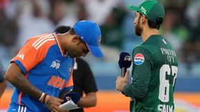 Asia cup: அம்பானிக்காக மட்டும் தான் விளையாடுவீங்களா? இதை பாருங்க.. சூர்யகுமாரை வெளுக்கும் ரசிகர்கள் Asia cup: அம்பானிக்காக மட்டும் தான் விளையாடுவீங்களா? இதை பாருங்க.. சூர்யகுமாரை வெளுக்கும் ரசிகர்கள்