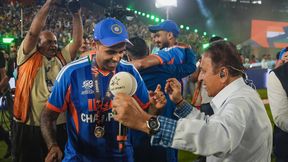 IND vs NZ: 76 வயதில் நடனமாடிய கவாஸ்கர்.. டி20 உலககோப்பை வென்ற மகிழ்ச்சியில் துள்ளி குதித்தார் IND vs NZ: 76 வயதில் நடனமாடிய கவாஸ்கர்.. டி20 உலககோப்பை வென்ற மகிழ்ச்சியில் துள்ளி குதித்தார்