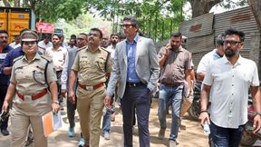 RCB: உயிரிழந்த ரசிகர்களுக்காக 11 இருக்கைகள் காலியாக விடப்படும்.. நினைவு சின்னம் அமைக்க ஏற்பாடு RCB: உயிரிழந்த ரசிகர்களுக்காக 11 இருக்கைகள் காலியாக விடப்படும்.. நினைவு சின்னம் அமைக்க ஏற்பாடு