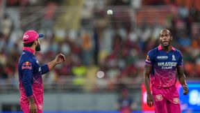 IPL 2026: சொந்த அணி கேப்டனையே திட்டிய ஜோப்ரா ஆர்ச்சர்.. காரணமே இது தான்! களத்தில் பரபரப்பு IPL 2026: சொந்த அணி கேப்டனையே திட்டிய ஜோப்ரா ஆர்ச்சர்.. காரணமே இது தான்! களத்தில் பரபரப்பு