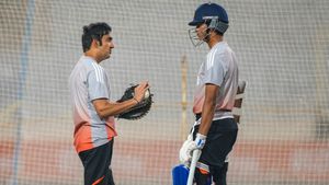 IND vs SA: ஜெய்ஸ்வால் vs ருதுராஜ் தொடக்க வீரராக யாருக்கு வாய்ப்பு.. கம்பீர் எடுத்த முக்கிய முடிவு