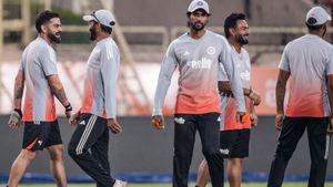   IND vs SA ஒருநாள் தொடரை வெல்லப்போவது யார்? அதிக ரன்கள்,விக்கெட் எடுக்கப்போவது யார்? EX வீரர்கள் கணிப்பு