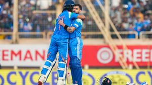 IND vs SA:  தென்னாப்பிரிக்காவுக்கு 350 ரன்கள் இலக்கு நிர்ணயித்த இந்தியா.. கோலி, ராகுல் அதிரடி