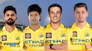 IPL 2026: சிஎஸ்கே பிளேயிங் 12 இதுதான்.. தாறுமாறு டீம்.. அஸ்வின் தேர்வு செய்த அணியில் யாருக்கு இடம்?