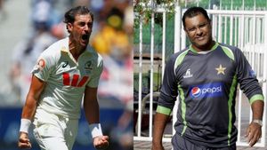 Ashes: 32 ஆண்டுகால உலக சாதனை சுக்குநூறு.. வக்கார் யூனிஸின் ரெக்கார்டை உடைத்த மிட்செல் ஸ்டார்க்