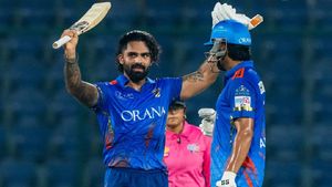 அரசியல்வாதியின் மகனை தூக்கிய  KKR.. சிபாரிசு எல்லாம் இருக்க சான்ஸே இல்லை.. அந்த மாதிரி ரெக்கார்டு