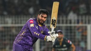 IPL 2026 ஏலம் நாளன்று, ஃபார்ம்க்கு வந்த தமிழக வீரர் வெங்கடேஷ் ஐயர்.. மீண்டும் பல கோடி அள்ள திட்டம்