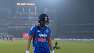 IND vs SA: சுப்மன் கில் மீண்டும் சொதப்பல்.. இதுக்கு சாம்சனுக்கு வாய்ப்பு தந்திருக்கலாம்.. பொளக்கும் ரசிகர்கள்