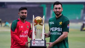 டி20 உலககோப்பை: பாகிஸ்தான் மீண்டும் குழப்பம்.. பிரதமர் உடன் மோஷின் நக்வி ஆலோசனை.. என்ன நடந்தது?