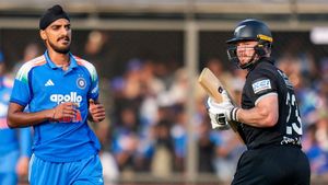 IND vs NZ: முதல் ஓவரிலேயே அர்ஷ்தீப் சிங்கை கதற விட்ட  நியூசிலாந்தின் டெவான் கான்வே.. மோசமான பவுலிங்