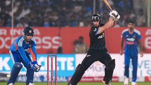 IND vs NZ: மாபெரும் சிக்ஸர் சாதனை.. வரலாறு படைத்த கிளென் பிலிப்ஸ்.. 100 சிக்ஸர்கள் ரெக்கார்டு