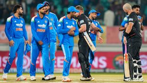 IND vs NZ: 26 வயதான உலகின் முன்னணி பவுலரை ஏன் சேர்க்கல.. ஒவ்வொரு முறையும் போராடுகிறார்- அஸ்வின்