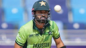 பாதி பேட்டிங்கில் வெளியே போய்.. அவமானம்.. ஆஸ்திரேலியாவில் பாகிஸ்தான் வீரர் ரிஸ்வானுக்கு நேர்ந்த கதி