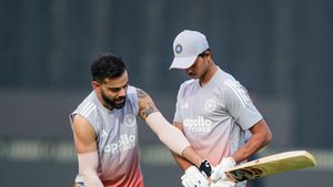 IND vs NZ: மாபெரும் சாதனையை நெருங்கும் விராட் கோலி.. வெறும் 25 ரன்கள் தேவை