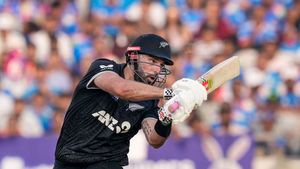 IND vs NZ: பாபர் அசாம் சாதனையை முறியடித்த நியூசிலாந்து வீரர் டேரல் மிட்செல்