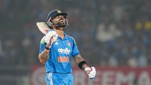 IND vs NZ: 7 ரன்களில் 54வது சதத்தை தவறவிட்ட விராட் கோலி.. சச்சின் சாதனை சமன்