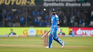 விராட் கோலி காலில் விழுந்து விடுவேன்.. ஐபிஎல் தொடரில் பஞ்சாப் அணிக்காக தேர்வான பவுலர் பேச்சு