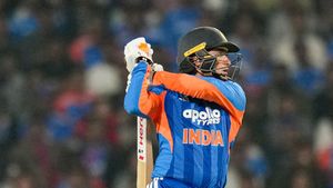 விராட் கோலி அல்ல.. இந்த வீரரை பின்பற்றுங்கள்.. அபிஷேக் சர்மாவுக்கு கம்பீர்,சூர்யகுமார் போட்ட உத்தரவு