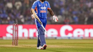 சஞ்சு சாம்சன் எச்சரிக்கையா இருக்கனும்.. 2019 உலககோப்பை முன் இந்த வீரருக்கு என்ன நடந்தது தெரியுமா?