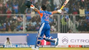 IND vs NZ: 5வது டி20 முடியும் முன்பே சாம்சனை வீட்டுக்கு அனுப்பிய கம்பீர்.. புதிய பொறுப்பில் இசான் கிஷன் 