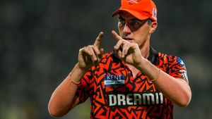 டி20 உலககோப்பை 2026: ஆஸ்திரேலிய அணிக்கு வந்து இறங்கிய இடி.. 2 முக்கிய வீரர்கள் விலகல்