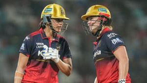 WPL 2026: சதம் மிஸ்ஸானாலும் மாஸ் காட்டிய ஸ்மிருதி மந்தனா.. டெல்லியை துவம்சம் செய்த ஆர்சிபி!