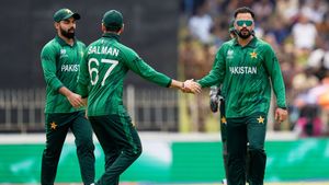 பாகிஸ்தானுக்கு வெட்கமே கிடையாதா? புறக்கணிப்பு நாடகத்தை வைத்து பேரம் பேசும் மோஷின் நக்வி.. விவரம்