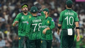 IND vs PAK: எங்களை விட பாகிஸ்தானுக்கு தான் கூடுதல் சாதகம்.. இந்திய அணி துணை பயிற்சியாளர் கருத்து