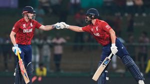 T20 WC: அரையிறுதிக்கு இங்கிலாந்து அணி தகுதி..ஹாரி புரூக் சதம்..தோல்வியால் கடும் சிக்கலில் பாகிஸ்தான்