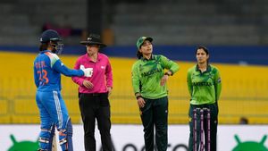 IND vs PAK: பாகிஸ்தான் இரட்டை வேடம் அம்பலம்..  புறக்கணிப்பு வெறும் நாடகம்?