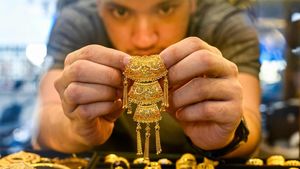 Gold Rates increased by Rs.17500 for 100 grams today (Feb 14)- Check 24K, 22K, 18K gold rates, silver, platinum rates in your city