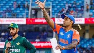 “டி20 உலகக்கோப்பை பைனலில் இந்தியா - பாகிஸ்தான் ஆடுவது உறுதி”.. முன்னாள் வீரர் பாசித் அலி கணிப்பு