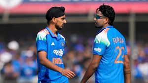 IND vs SA: இந்திய அணியில் முக்கிய பவுலர் நீக்கம்? பாதி மேட்ச்சில் மைதானத்தை விட்டு வெளியேறிய சம்பவம்