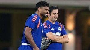 IND vs ZIM: சஞ்சு சாம்சனுக்காக வெளியே உட்காரப் போகும் அதிரடி பேட்ஸ்மேன்.. இந்திய அணியின் பிளேயிங் 11