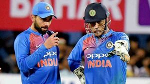 MS Dhoni: “நீங்க ராஜினாமா செய்ய வேண்டிய நேரம் வந்துவிட்டது”.. நள்ளிரவில் தோனி அனுப்பிய மெயில்