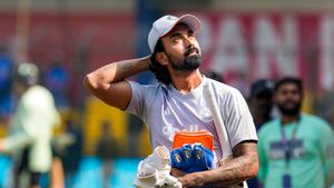 ரஞ்சி கோப்பை.. கேஎல் ராகுல் அபாரம் சதம்.. மும்பை அணியை வீழ்த்தி அரையிறுதிக்கு கர்நாடகா அணி தகுதி