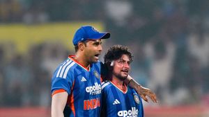 T20 WC: சூர்யகுமாருடன் மோதலால் குல்தீப் நீக்கம்? அரசியல் செய்யும் கம்பீர்.. பாகிஸ்தான் வீரர் புகார்